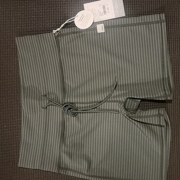 Vuori Stripe Daily Short - Aspen Stripe - Picture 8 of 8